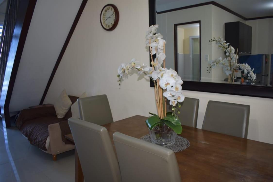 Affordable Makati Apt Manila Exterior photo