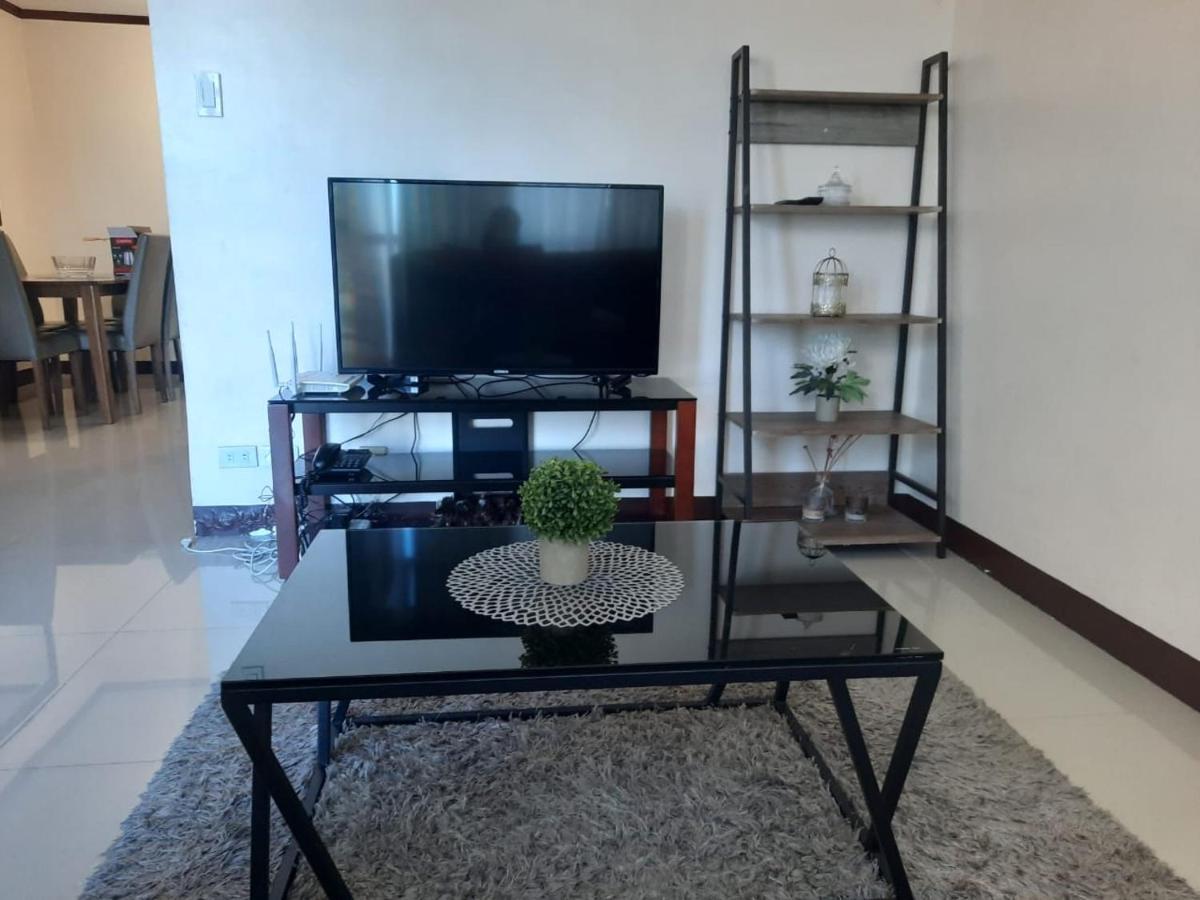 Affordable Makati Apt Manila Exterior photo