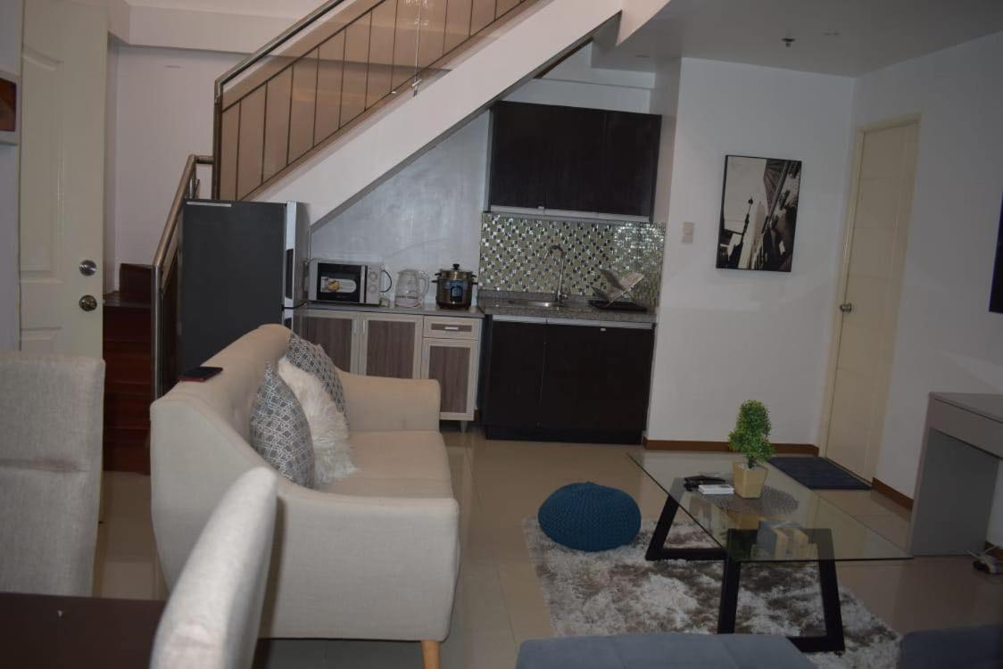 Affordable Makati Apt Manila Exterior photo