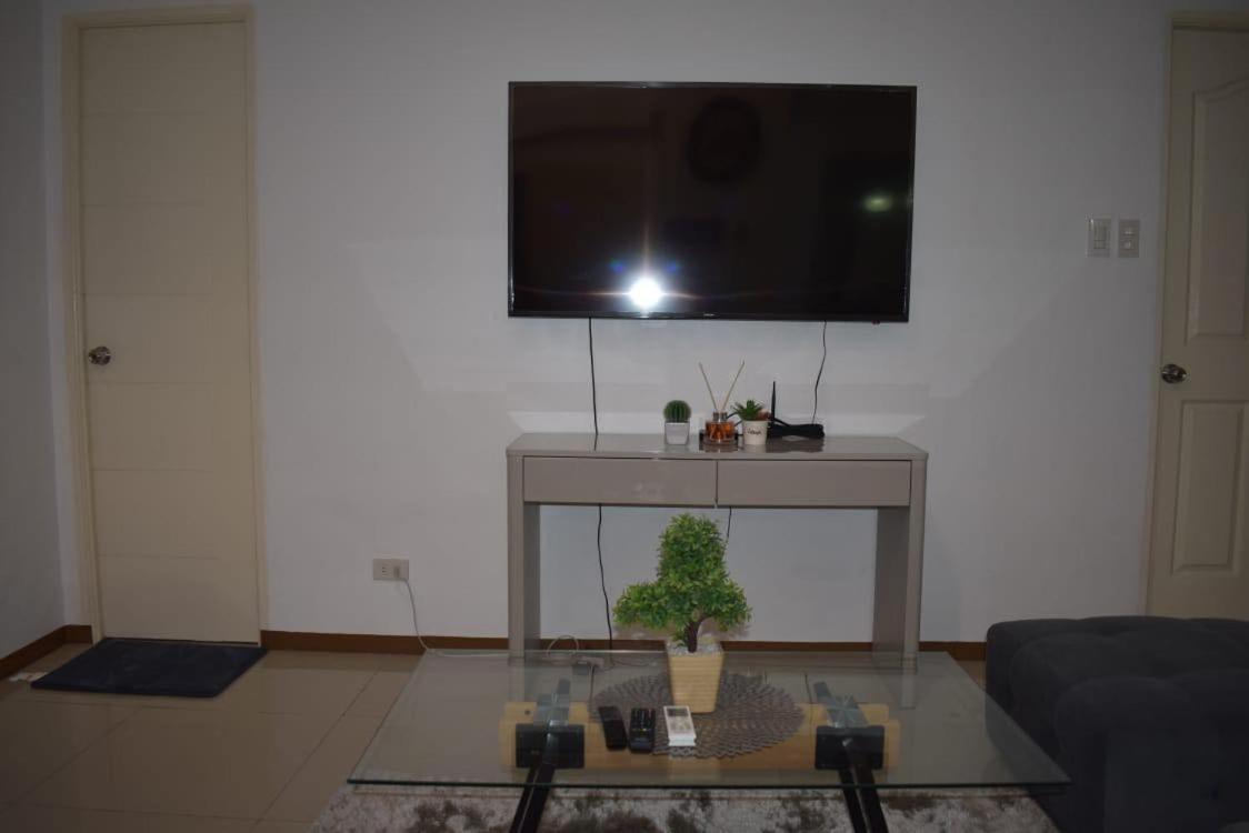 Affordable Makati Apt Manila Exterior photo