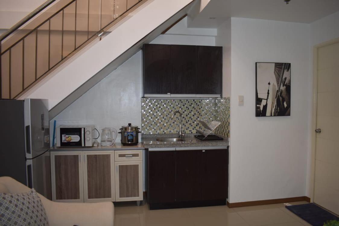 Affordable Makati Apt Manila Exterior photo