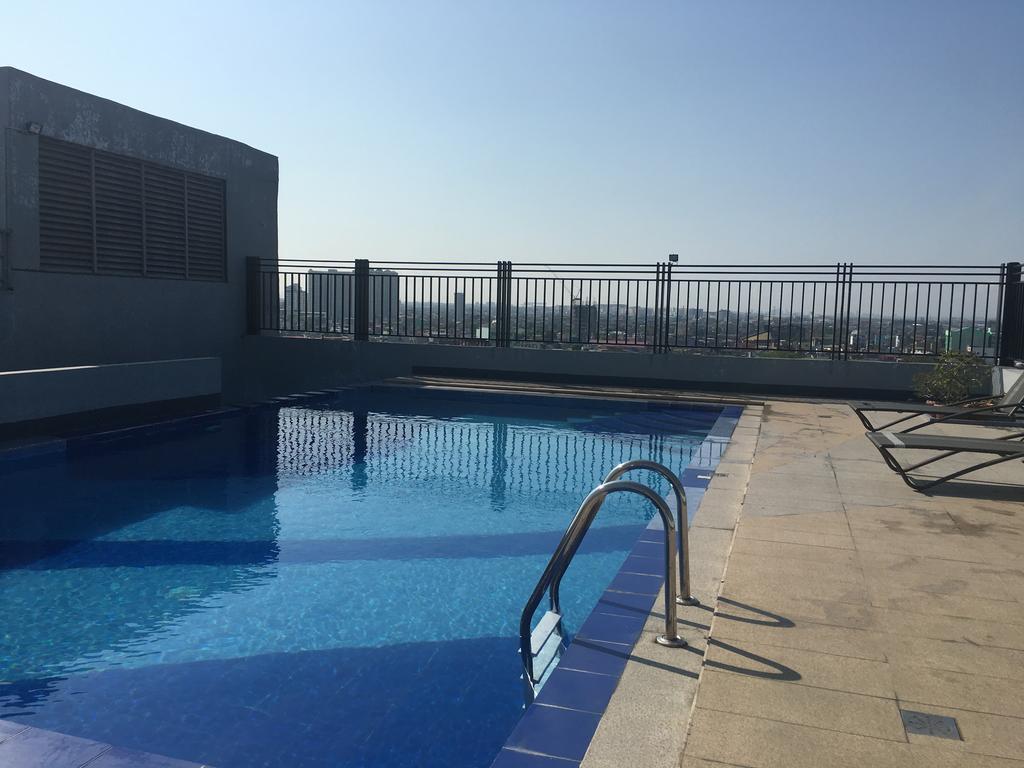 Affordable Makati Apt Manila Exterior photo